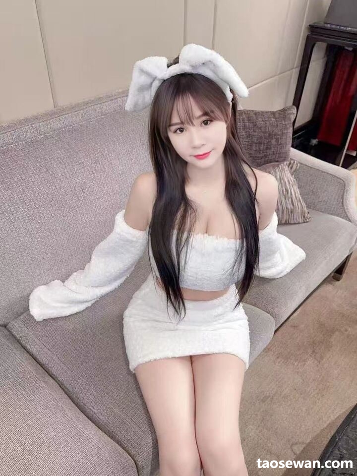 153501mju8882vryc8dp3d.jpg