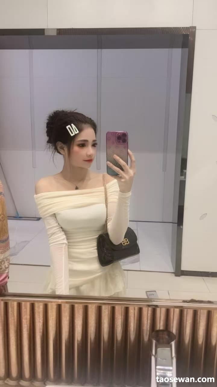 182454u3tt531c460cc1my.jpg