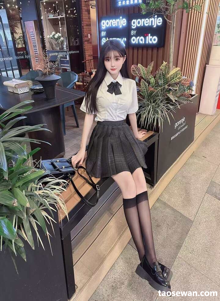 152732xkhkihuuhh99bu2g.jpg